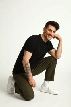 Athletic Fit / Denkhaki™ Soldier (Olive) -The Perfect Jean Shop IMG 9325 d1e23f96 a0a0 4587 a573 41f202895937