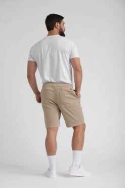 Everyday Comfort Shorts (Athletic Fit) / Light Khaki & Navy -The Perfect Jean Shop IMG 9859 6158d05a 8304 4ddf 86fd cd388a3b7ac8